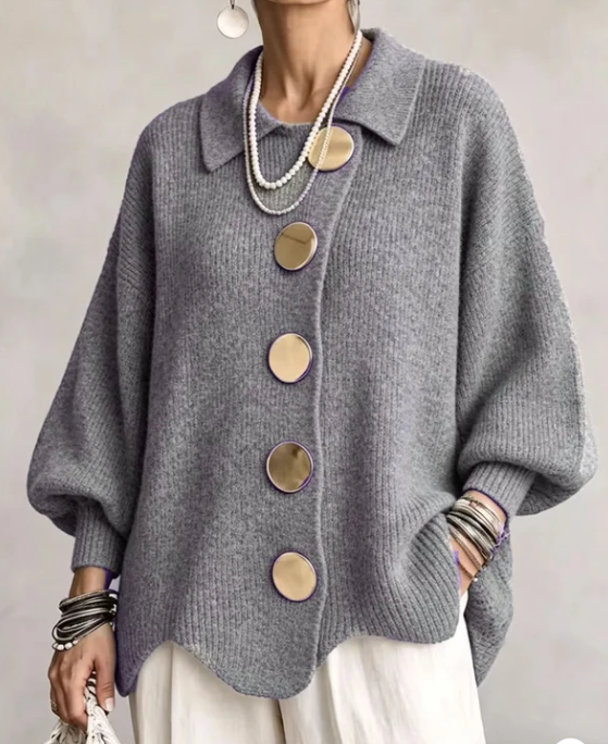 Raquel - Rebeca oversize con botones dorados grandes
